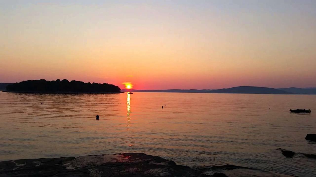 Vacation House Sara&Noa Maslinica Εξωτερικό φωτογραφία